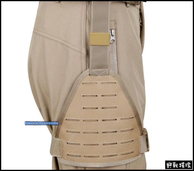 ROCKWAR Molle 戰術三角腿掛板【狼棕色】